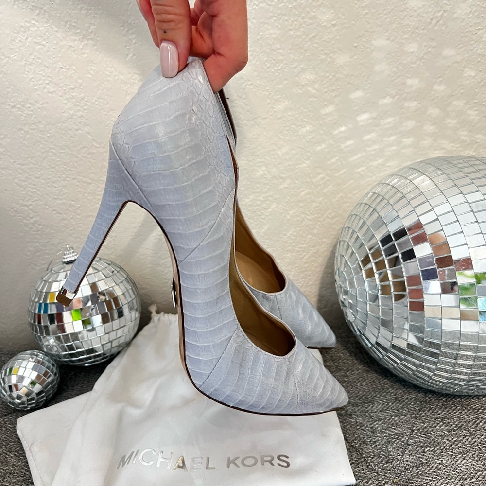 Michael Kors Collection blue/periwinkle Snake Skin Heels. BRAND NEW! Sz39